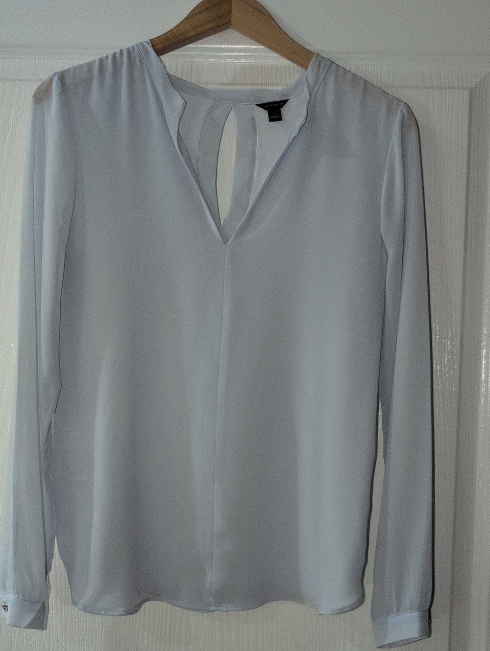 Ann Taylor Small Light Blue Mixed Media Split Neck Long Sleeve Blouse
